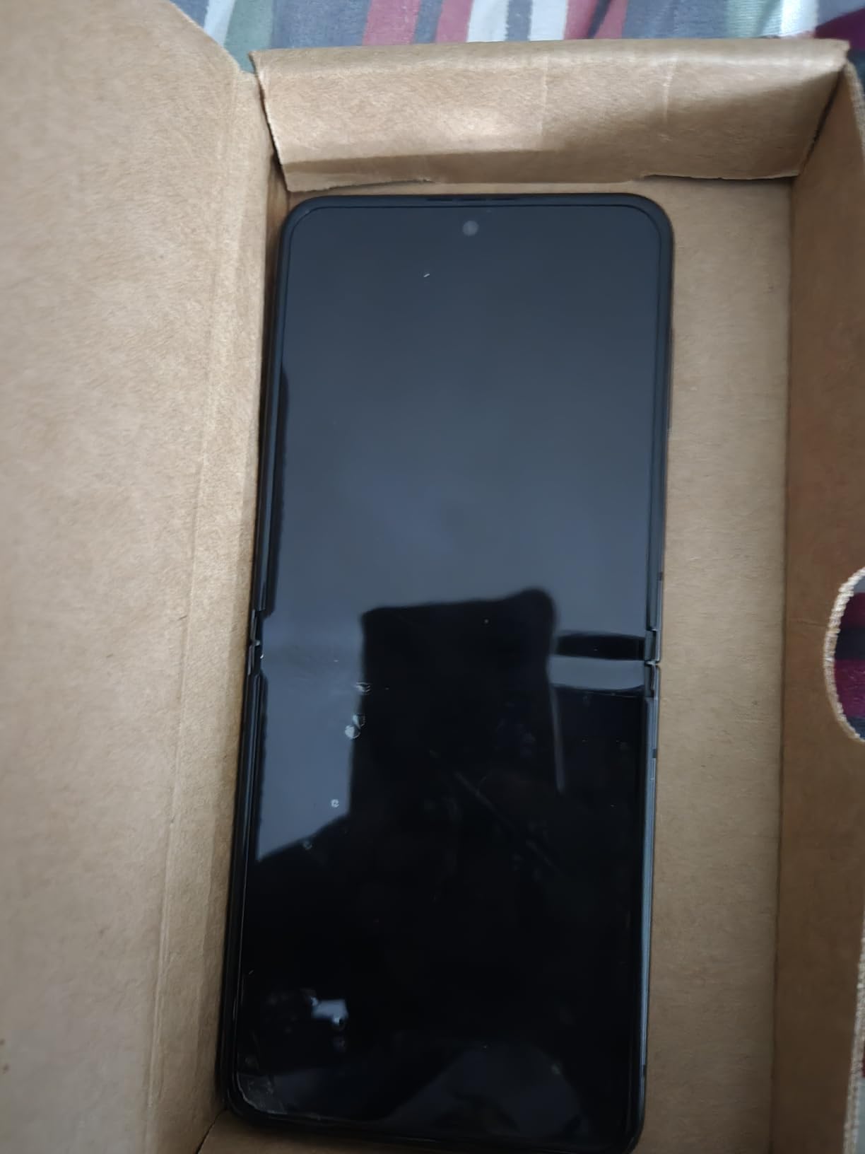 Samsung Galaxy Z Flip 5 5G, US Version, 256GB, Graphite - Unlocked (Renewed) customer photo 1