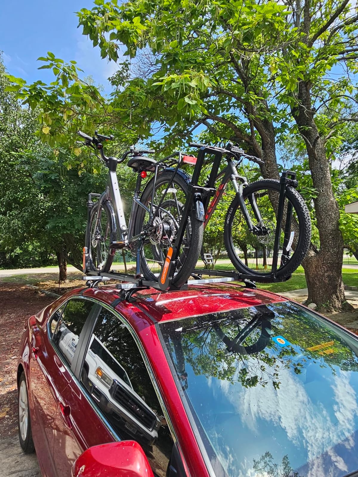 TOOENJOY Rooftop Bike Rack for Car SUV, Upright Roof Mount Bicycle Rack with 2 Arms for Movable Crossbar, 2 Bike Carrier customer photo 1