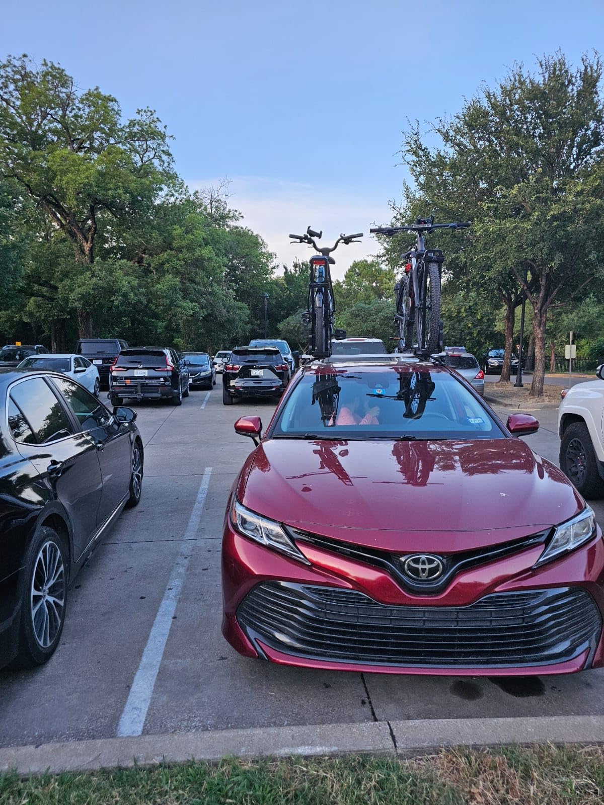 TOOENJOY Rooftop Bike Rack for Car SUV, Upright Roof Mount Bicycle Rack with 2 Arms for Movable Crossbar, 2 Bike Carrier customer photo 2