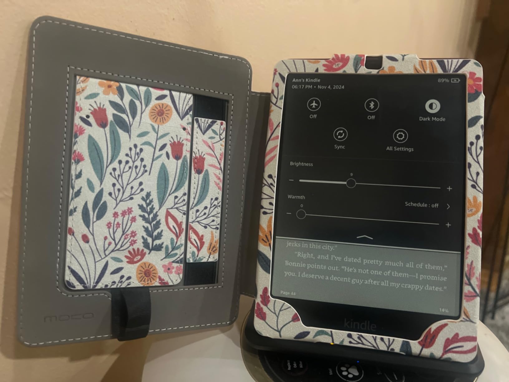 Amazon Kindle Paperwhite Signature Edition 32GB – 20% faster with auto-adjusting front light, wireless charging, and weeks of battery life – Metallic Black + 3 Months Free Kindle Unlimited (with auto-renewal) customer photo 1