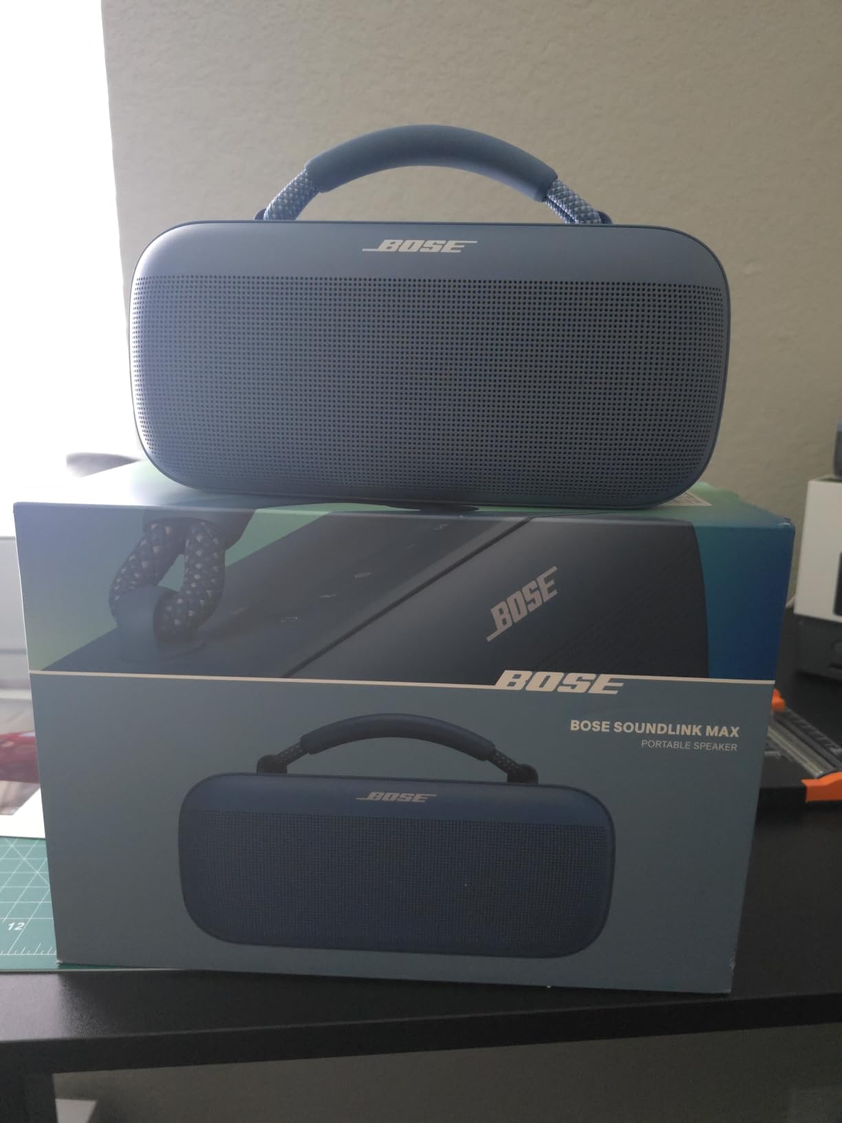 Bose SoundLink Max Bluetooth Speaker - Portable Wireless Party Speaker, IP67 Waterproof, Rope Handle, Up to 20 Hours of Playtime, USB-C, Built-in 3.5mm AUX Input, Black customer photo 1
