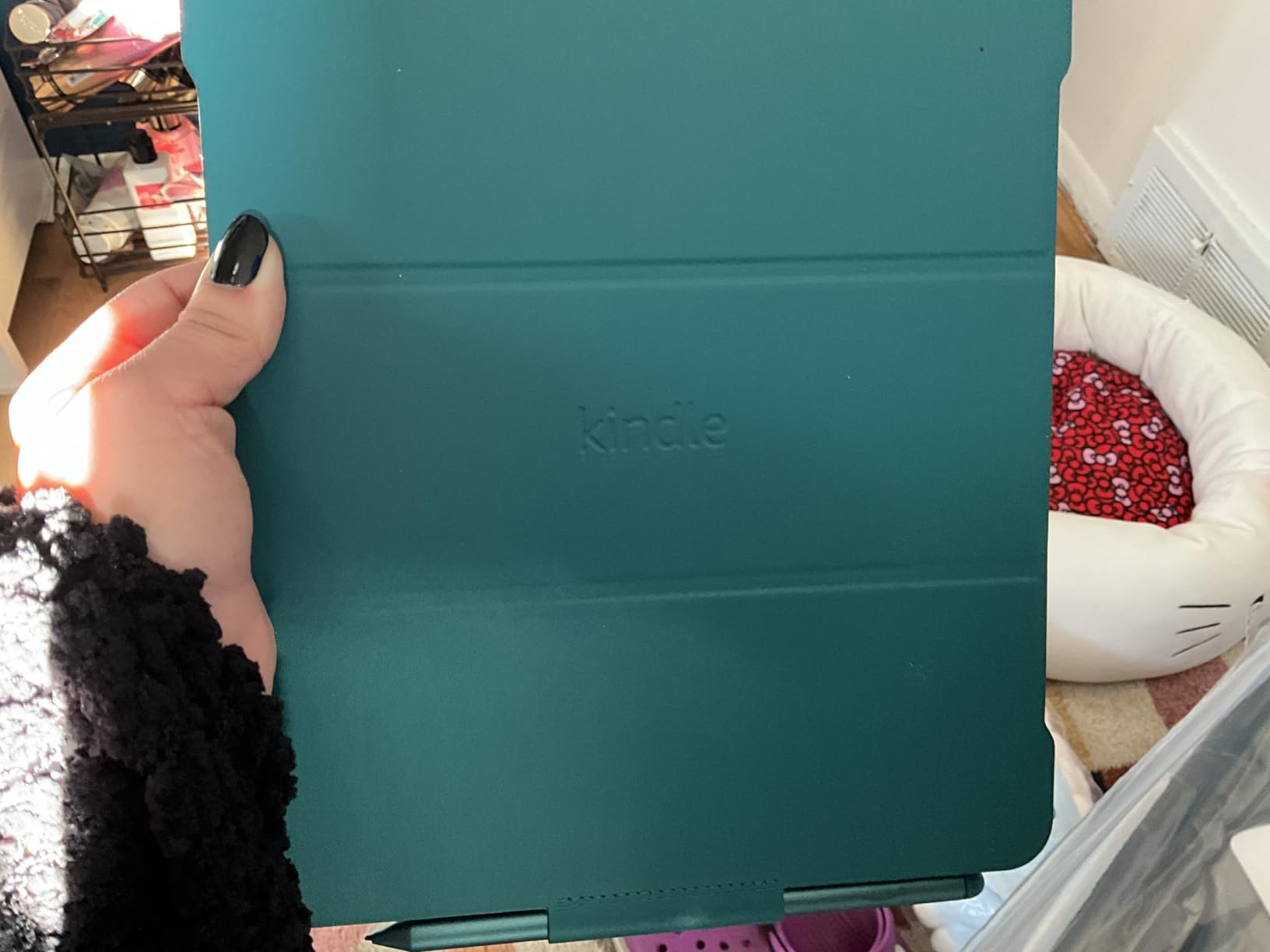 Plant-Based Leather Folio Cover with Magnetic Attach, Designed with Sustainability in Mind for Amazon Kindle Scribe customer photo 1