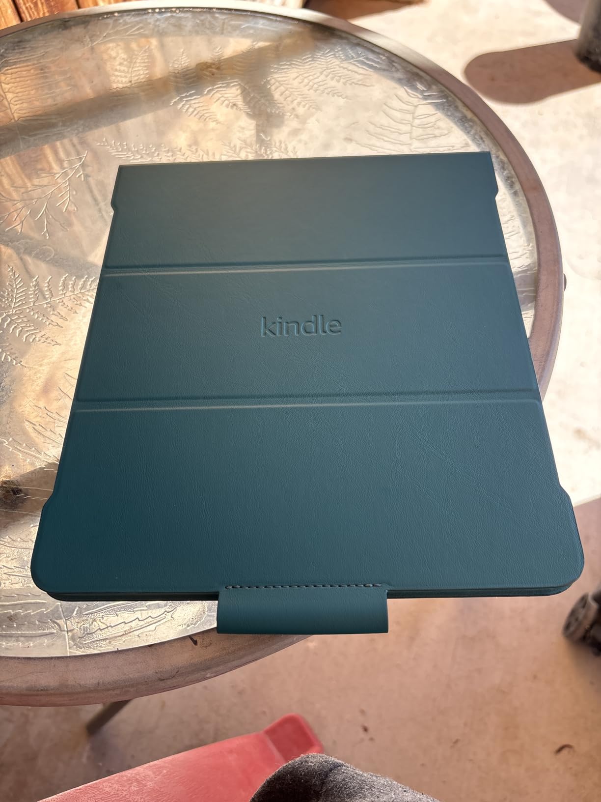 Plant-Based Leather Folio Cover with Magnetic Attach, Designed with Sustainability in Mind for Amazon Kindle Scribe customer photo 2