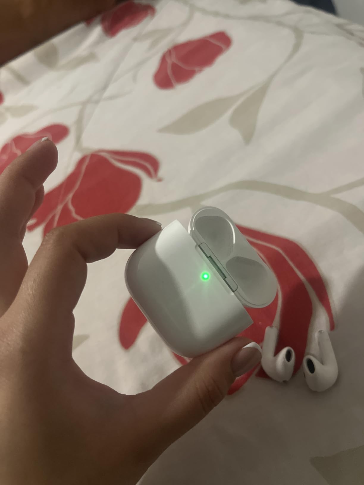 Apple AirPods 4 with Active Noise Cancellation (Renewed) customer photo 2
