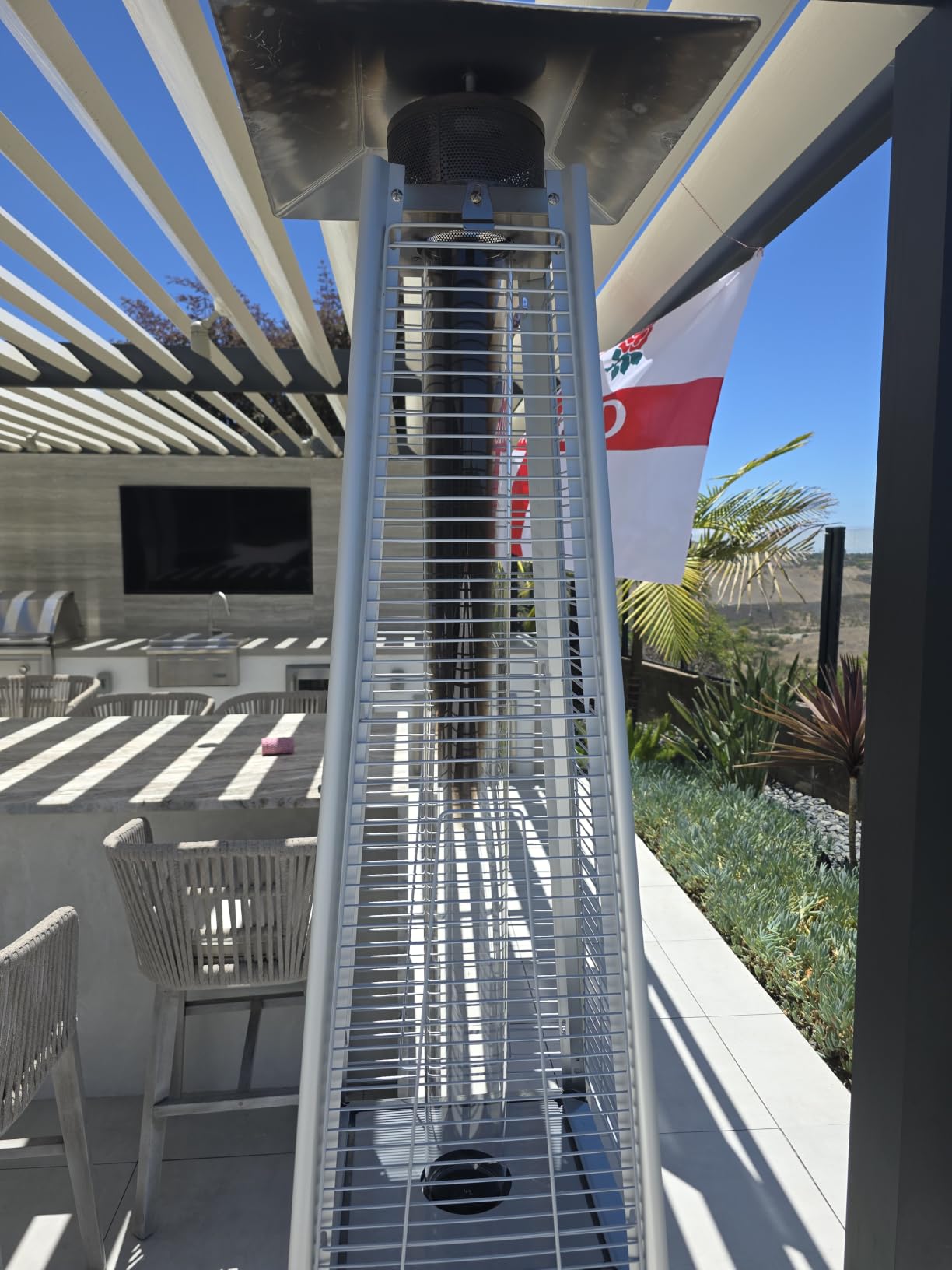 VEVOR 50000BTU Propane Patio Heater for Outdoor Use, Tall Hammered With Round Table Design, Metal Burner and Wheels, Fixed Flame Heater for Party, Backyard, Garden, Bronze customer photo 2