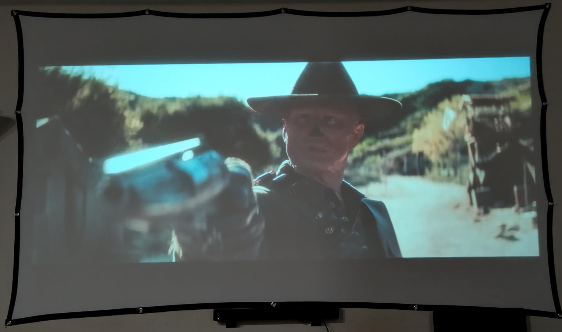 Official Licensed Google TV - HAPPRUN Native 1080P Bluetooth Projector customer photo 1