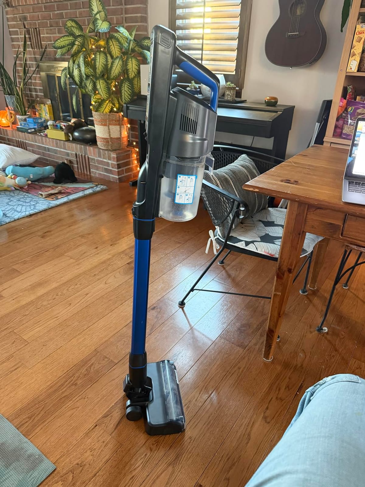 Bissell PowerClean FurFinder 200W Self-Standing Cordless Vacuum, 4052 customer photo 1