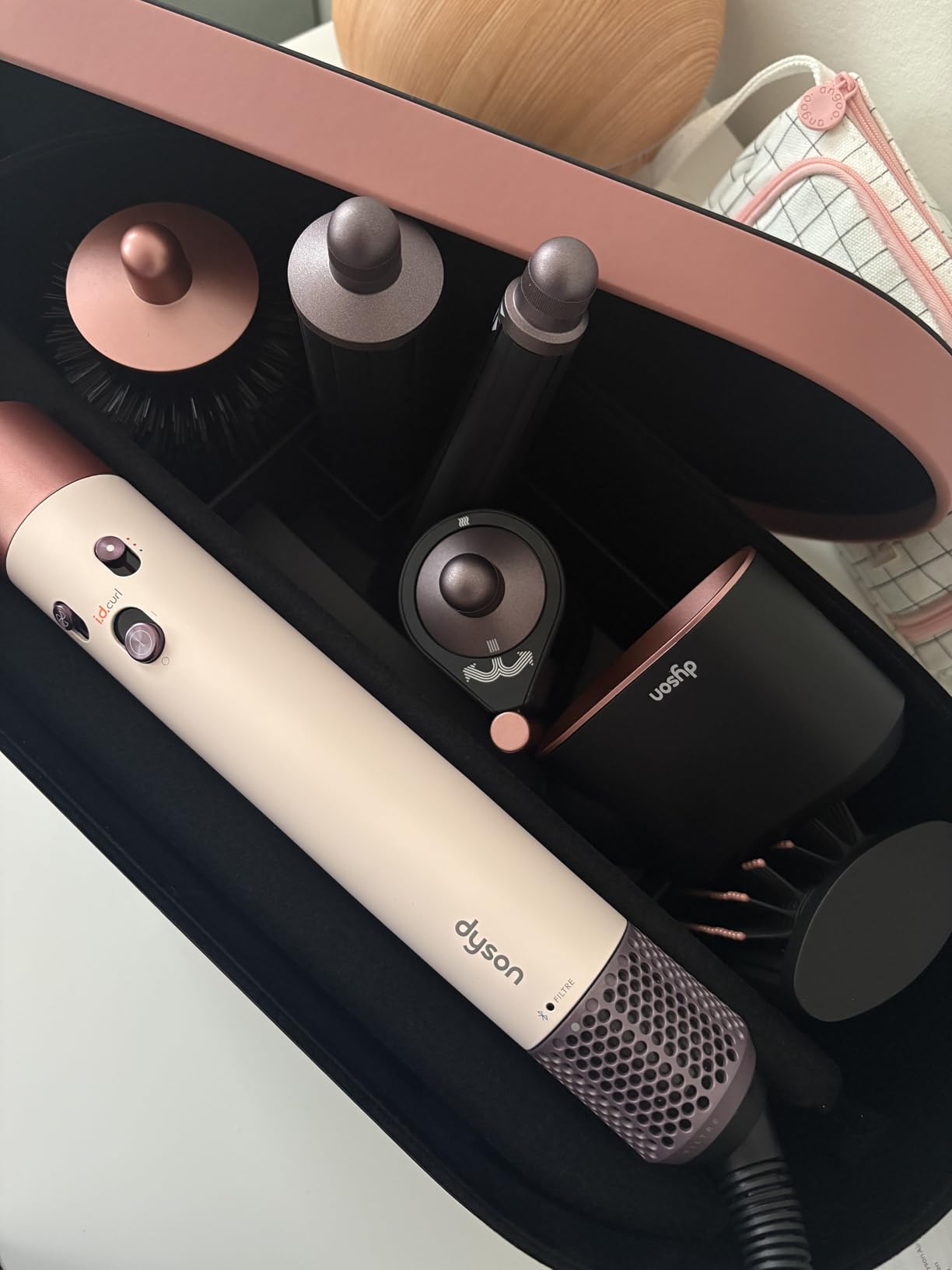 Dyson Airwrap i.d.™ Multi-Styler, Allure Winner, Bluetooth Connected, No Heat Damage, 6-in-1 Versatility, Intelligent Hair Styler customer photo 1