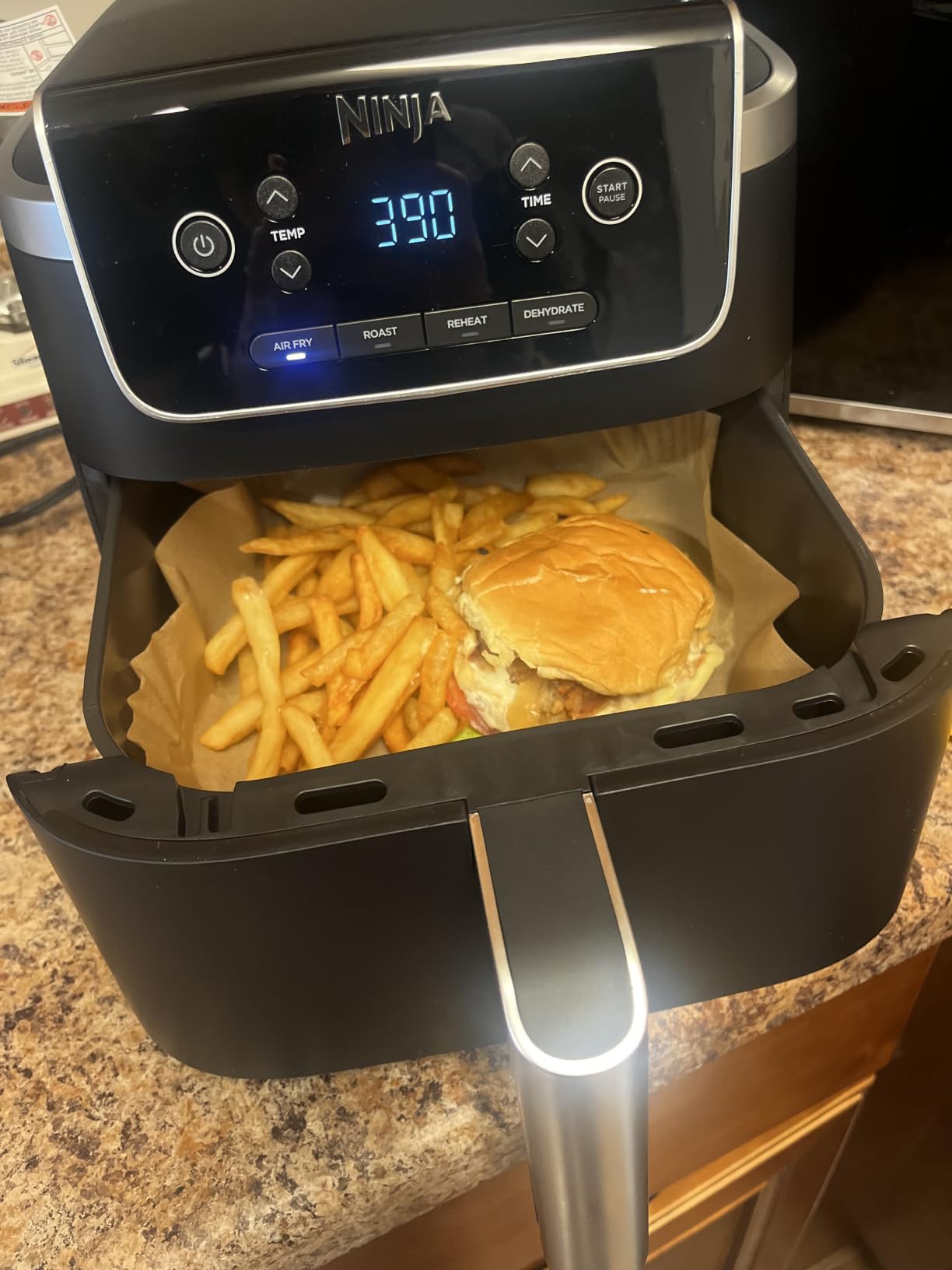 Ninja Air Fryer Pro, 5 Qt, 5-in-1, Grey, AF142 customer photo 2