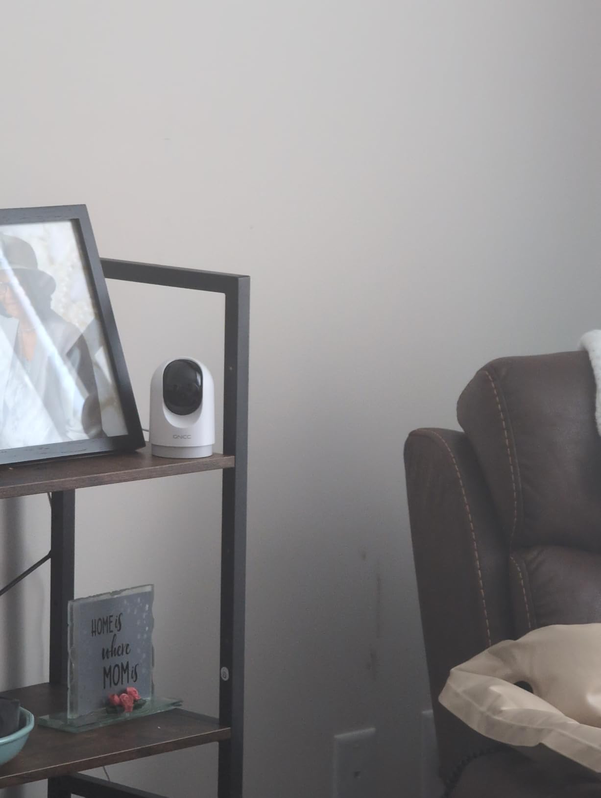 GNCC 2K Indoor Security Camera, Baby/Pet Camera with Phone App customer photo 2