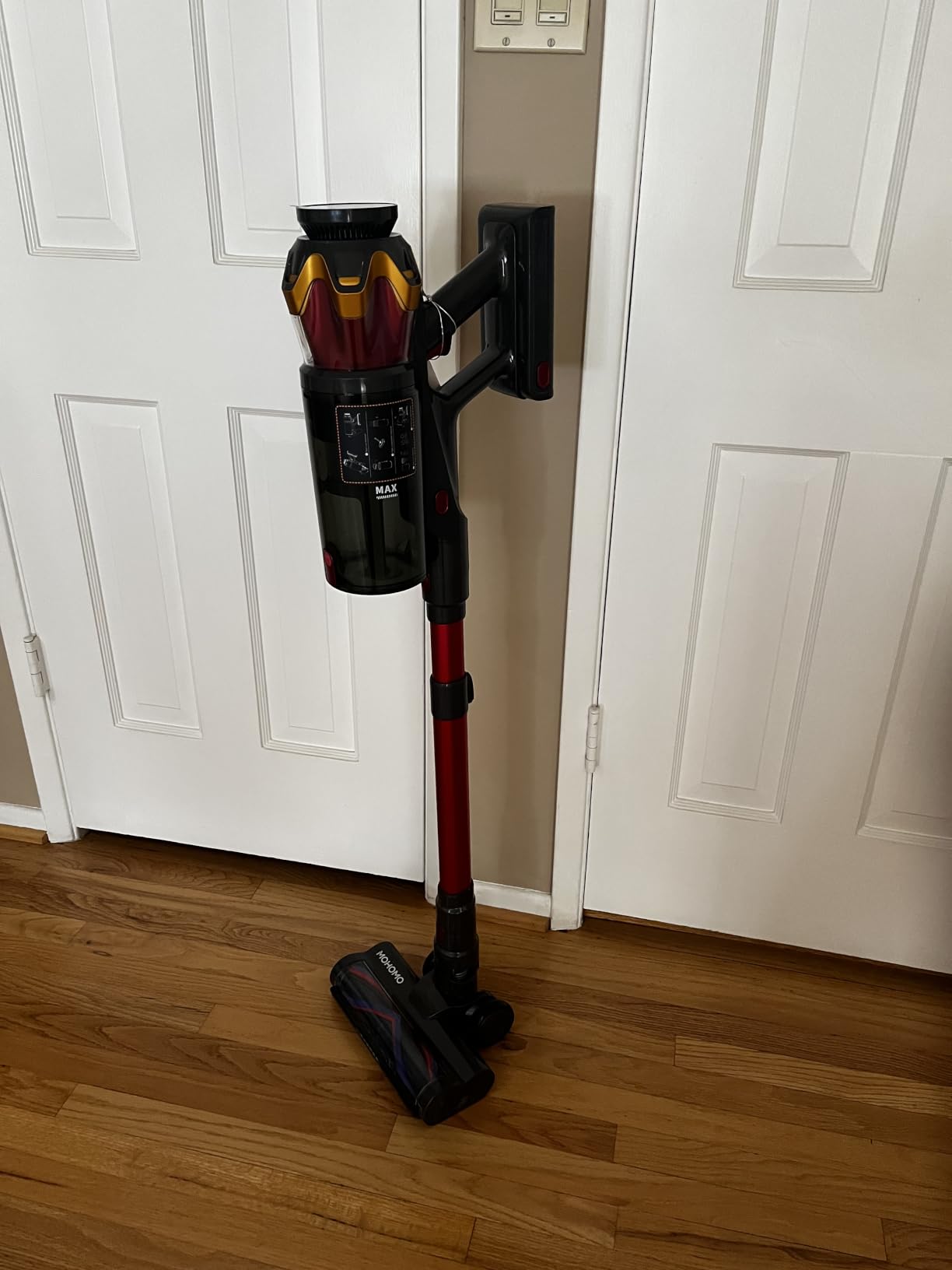 Cordless Vacuum Cleaner, 650W/55KPa 70Mins Vacuum Cleaners for Home, Self-Standing Stick Vacuum with Anti-Tangle Brush & OLED Touch Screen, Vacuum Cleaner for Hardwood Floors,Carpet,Pet Hair,Car (Red) customer photo 1