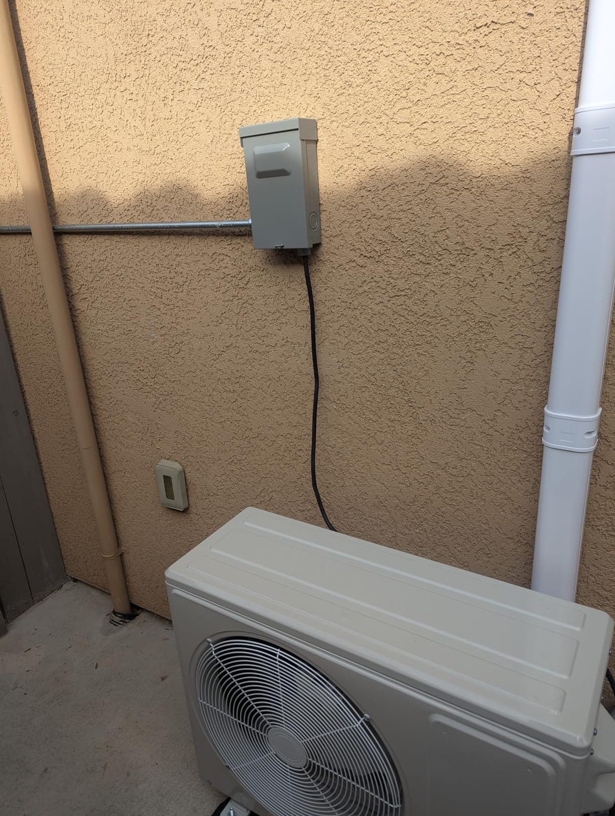 Mountman 18000 BTU Mini Split AC/Heating System,19 SEER2 208/230V Energy Efficient Ductless Inverter System,Cools Up to 1250 Sq.Ft with Pre-Charged Condenser,Heat Pump & Installation Kits customer photo 1