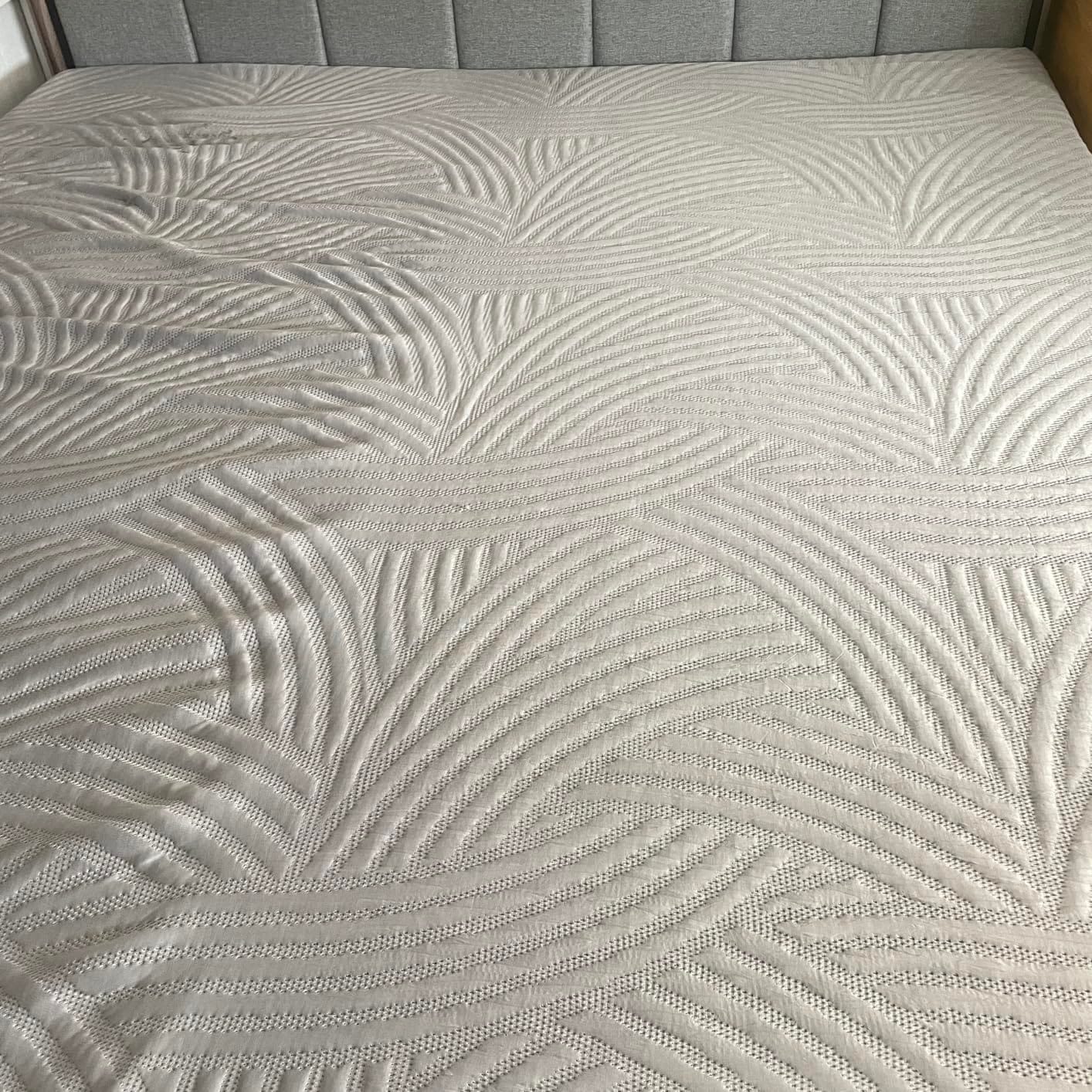 Sweetnight CoolNest Queen Mattress, 14 Inch Cooling Memory Foam Mattress customer photo 2
