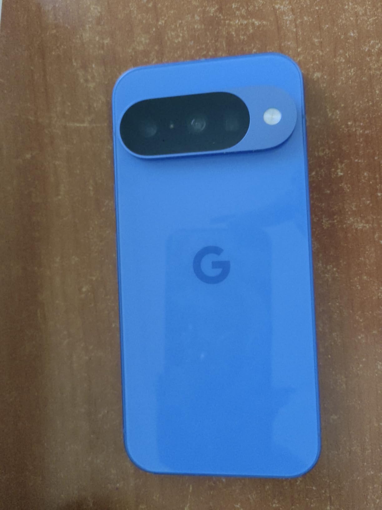 Google Pixel 10 - Unlocked Smartphone with Gemini - Indigo - 128 GB customer photo 1