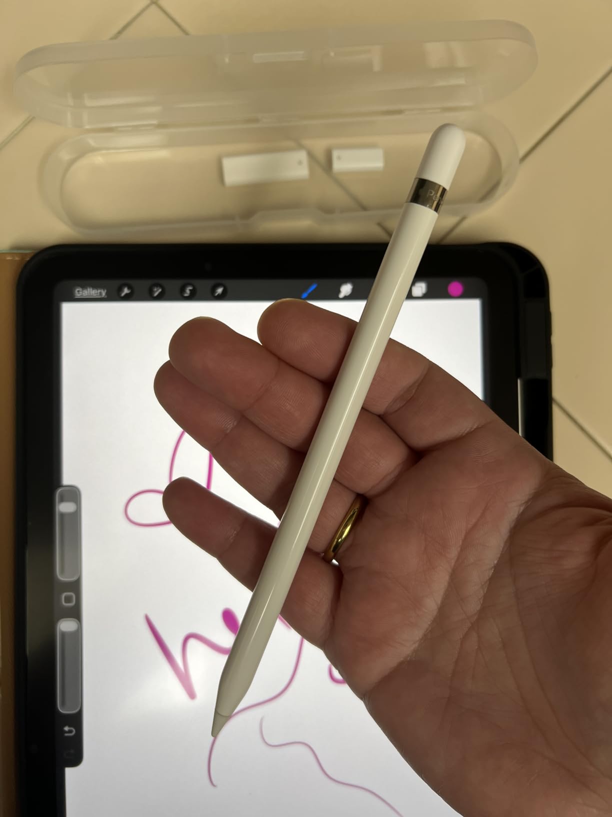 Apple Pencil for iPad (1st Generation) Bluetooth and Lightning connector -White (Renewed) customer photo 1