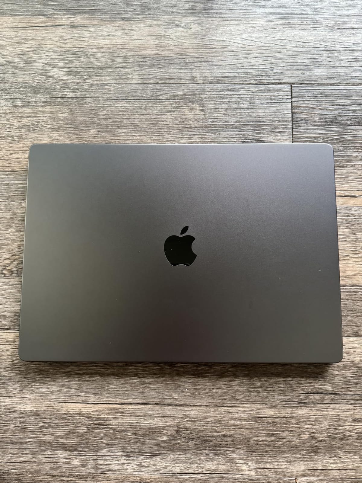 Apple 2026 MacBook Pro Laptop with Apple M5 Pro chip with 18-core CPU and 20-core GPU: Built for AI, 16.2-inch Liquid Retina XDR Display, 24GB Unified Memory, 1TB SSD, Wi-Fi 7; Space Black customer photo 1