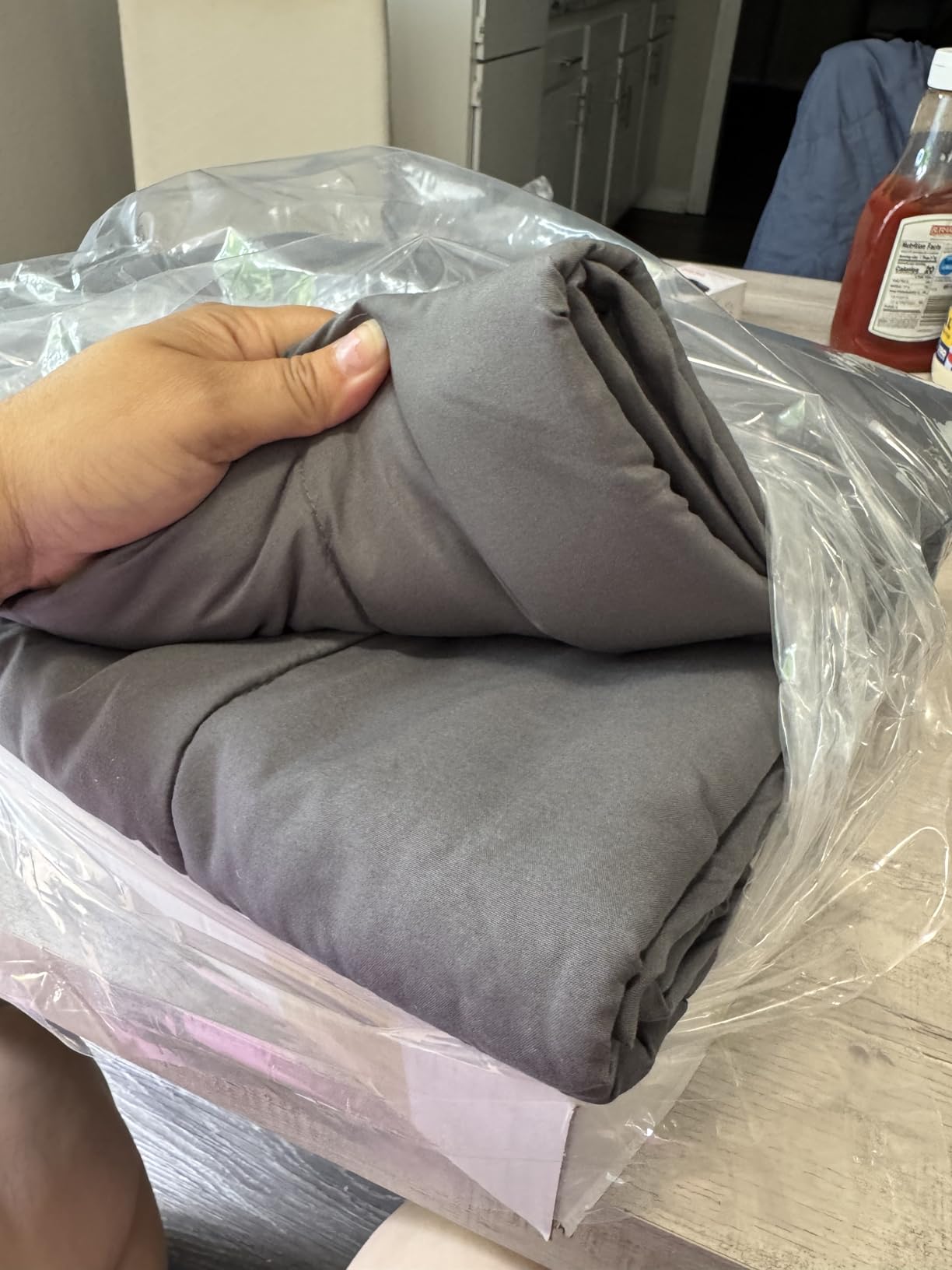 Smart Queen Weighted Blanket 20lbs (60”x80”,Grey) Full Size Soft Cooling Heavy Blanket for Sleeping, Breathable All Season Comfort with Premium Glass Beads,Machine Washable customer photo 2