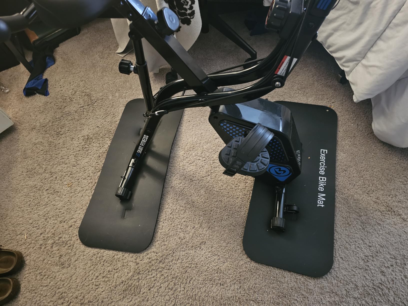 pooboo Folding Magnetic X‑Bike, Upright Exercise Bike for Home Gym customer photo 1